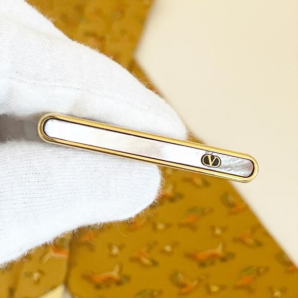 FERRAGAMO Silk Tie and VALENTINO Vintage Gold Tie Clip - Picture 4 of 12